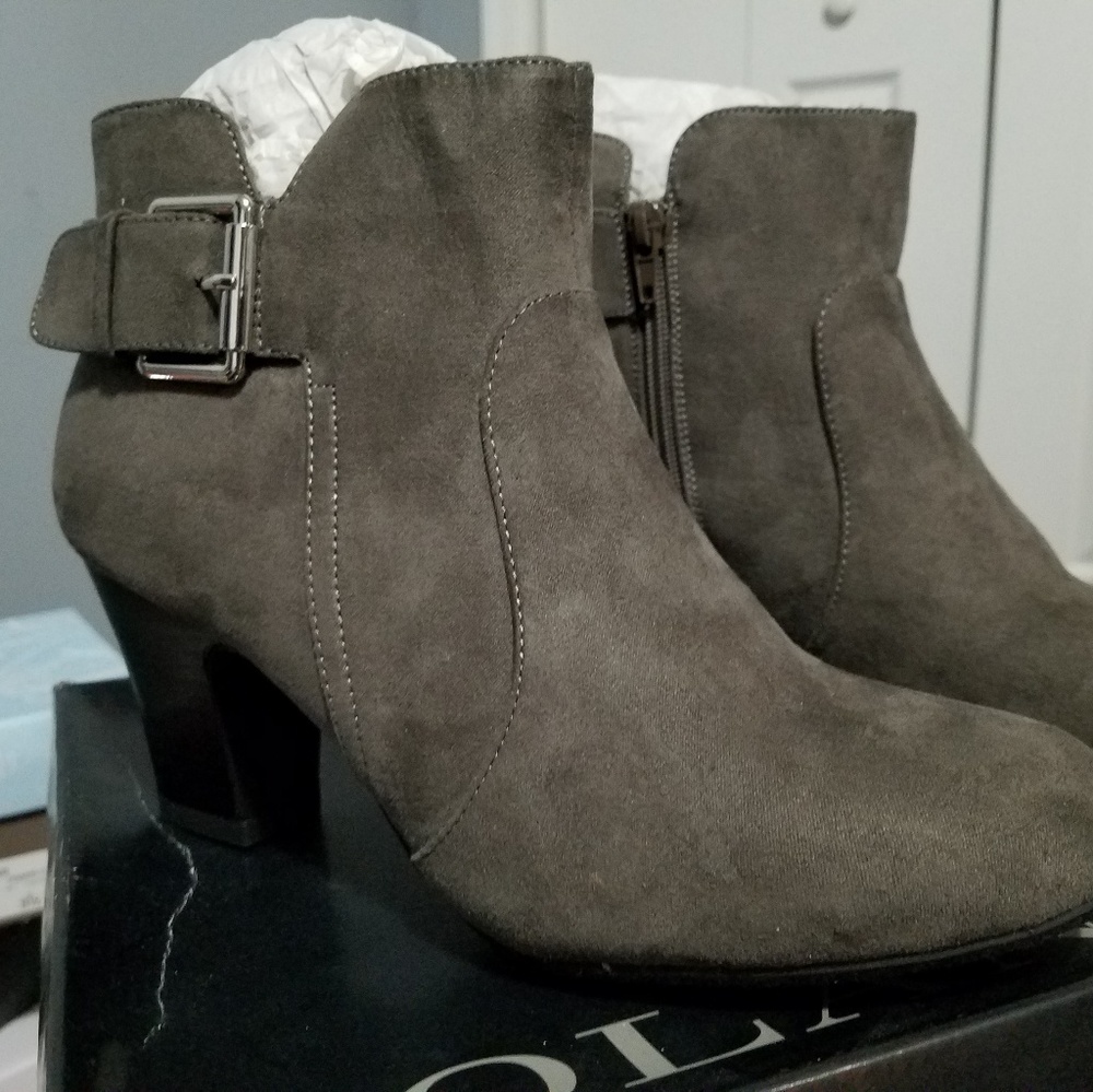 Solang dark taupe booties